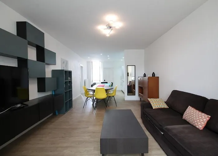 Le Cru Colbert شقة بون