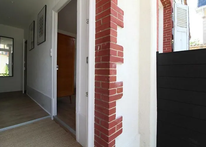 Le Cru Colbert شقة