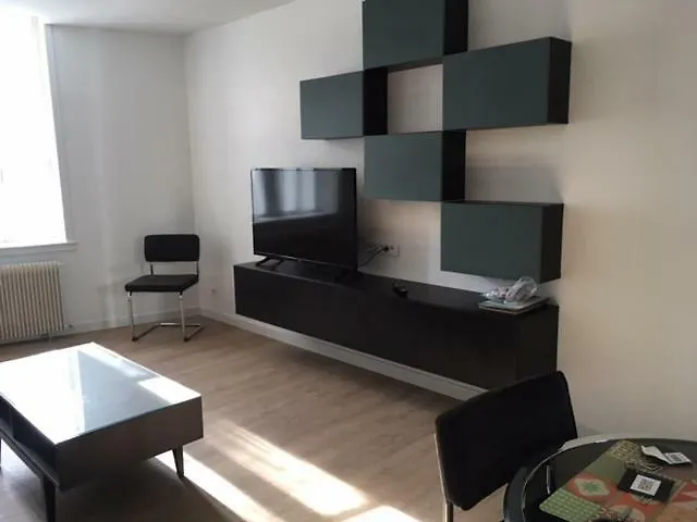 Le Cru Colbert * بون